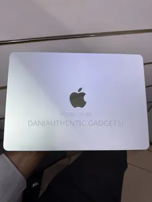 New Laptop Apple MacBook Air 2025 M4 13-Inch 16GB Apple M4 SSD 256GB