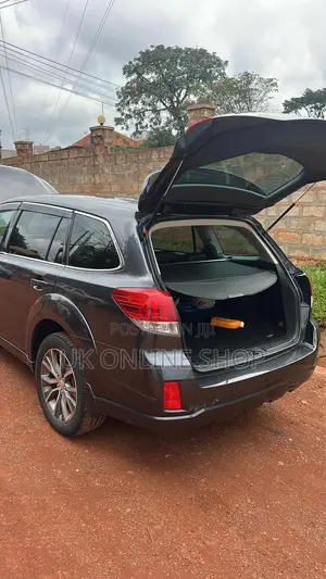 Subaru Outback 2.5i Limited 2011 Gray