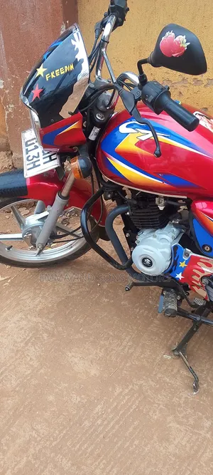 Bajaj Boxer 125 2024 Red