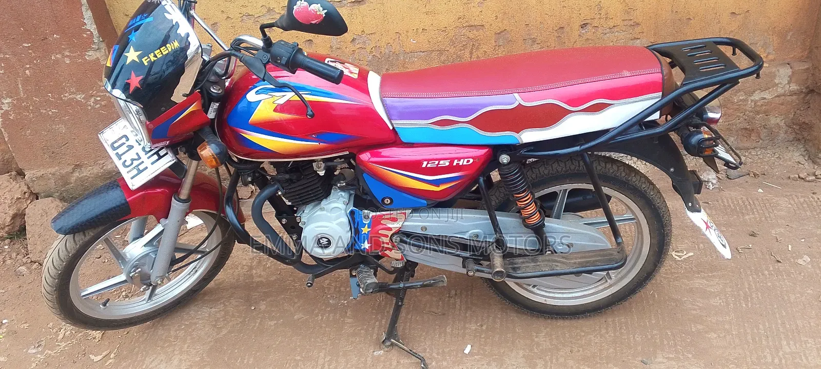 Bajaj Boxer 125 2024 Red