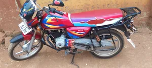Bajaj Boxer 125 2024 Red
