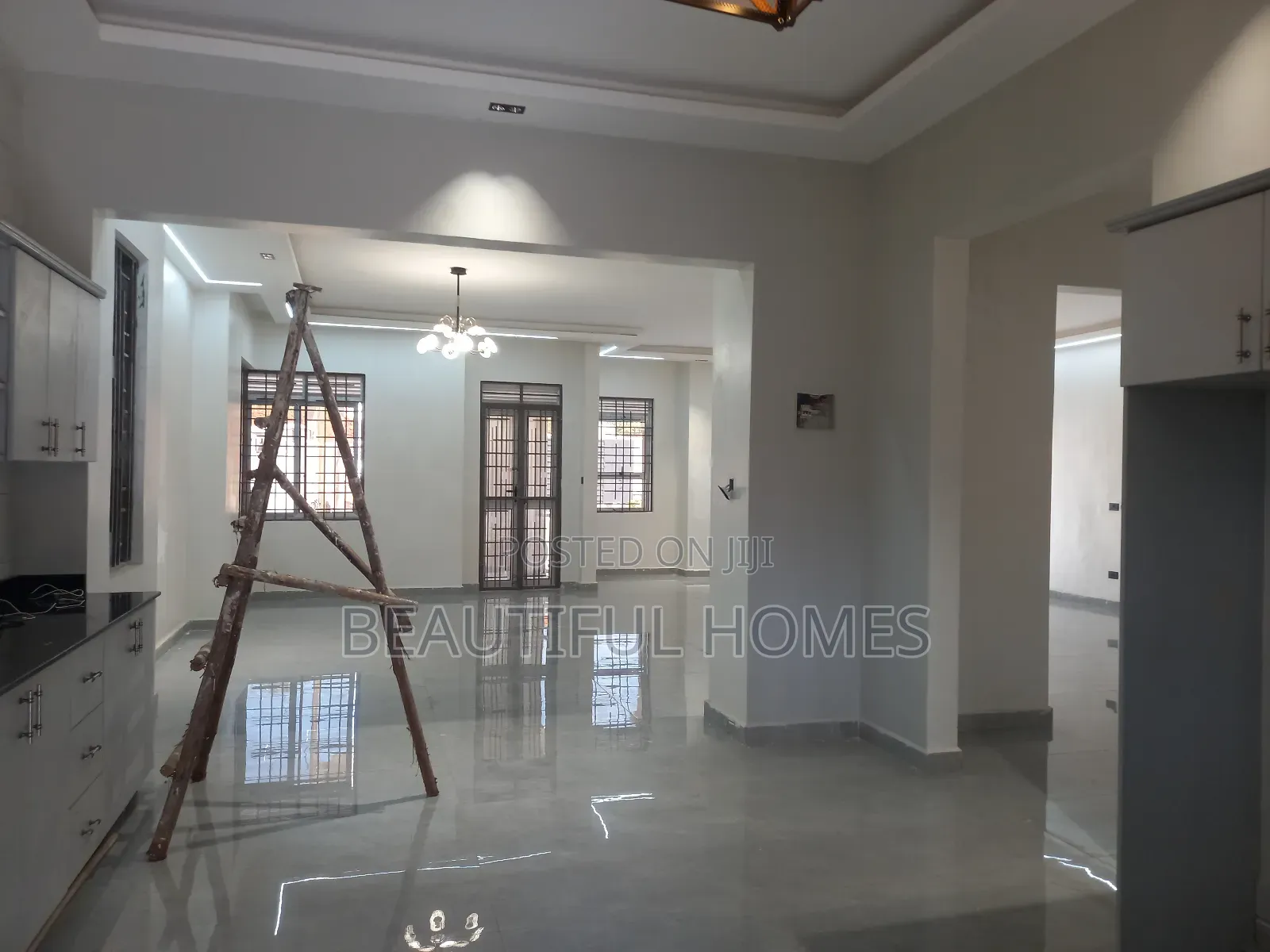 Furnished 5bdrm Bungalow in Kira for sale