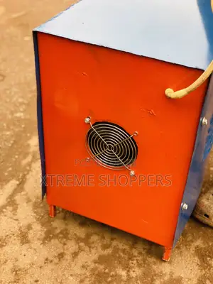 Professional Charged Master/Battery Charger /60 At Once