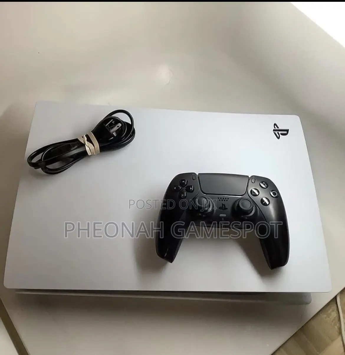 Ps5 Plus 2 Pads and 1 Game, Delivering Sharp Vivid Next-Gen Energy.