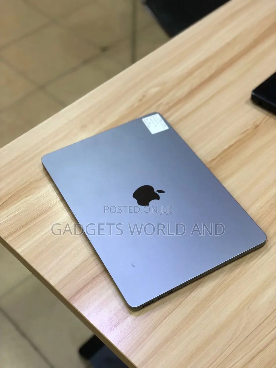 New Laptop Apple MacBook Air 2022 M2 16GB Apple M2 SSD 512GB