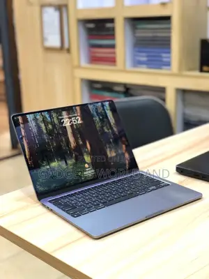 New Laptop Apple MacBook Air 2022 M2 16GB Apple M2 SSD 512GB
