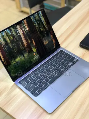 New Laptop Apple MacBook Air 2022 M2 16GB Apple M2 SSD 512GB