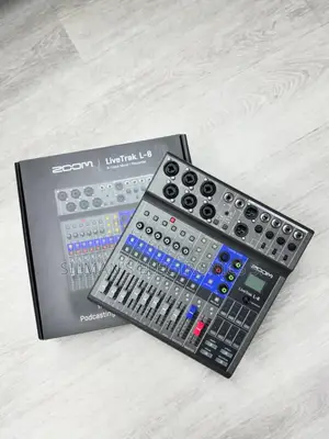 Zoom Livetrak L8 Track Mixer and Recorder