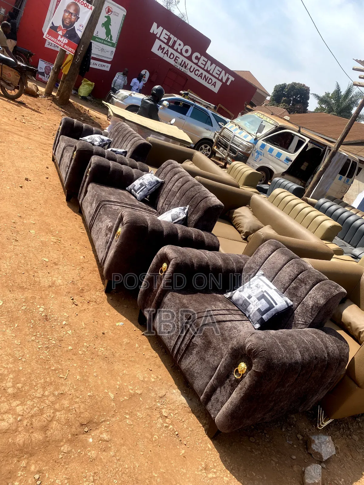 A Five Seater Chester Field With Good Pillows