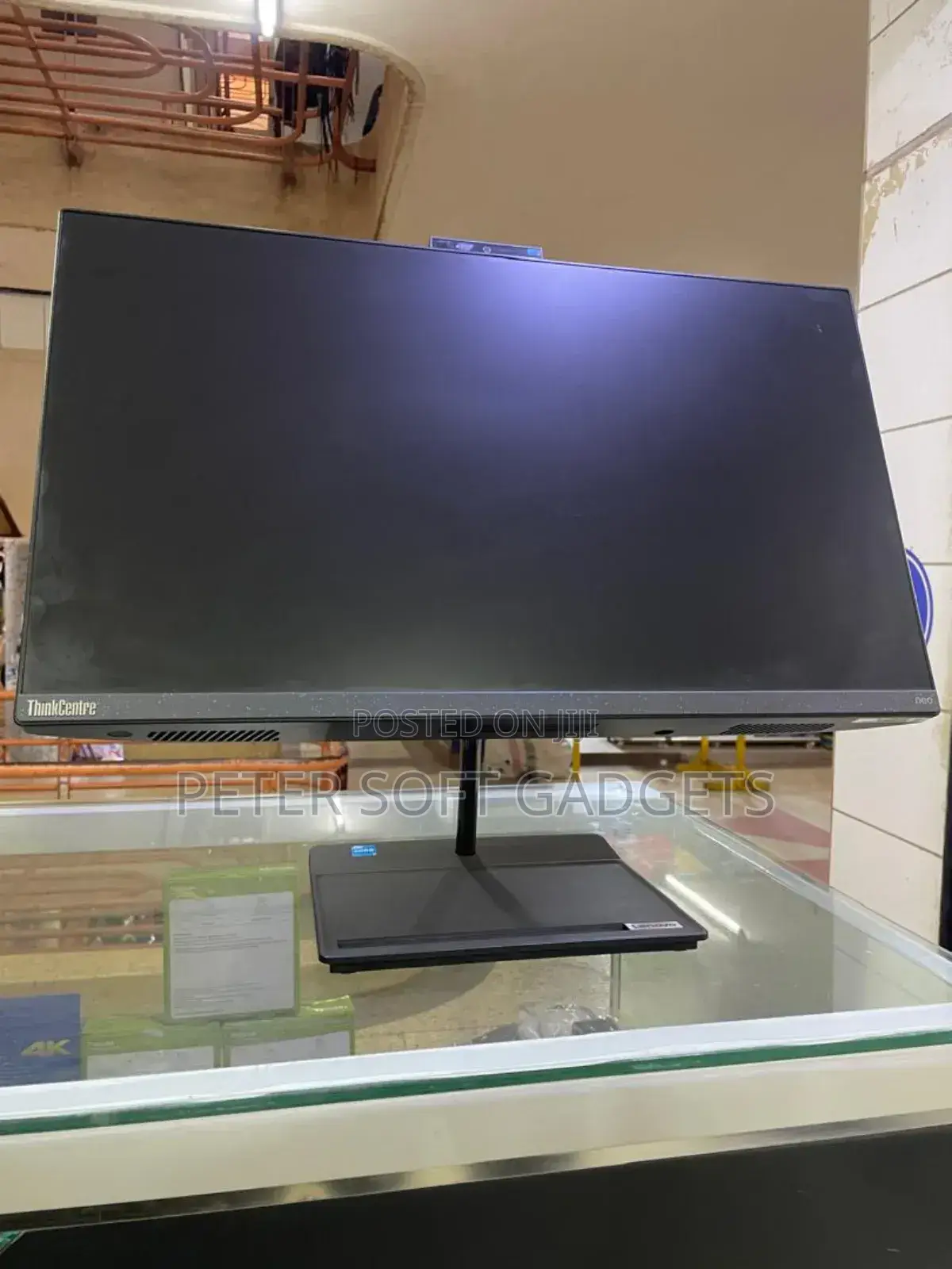 Lenovo ThinkCentre M810z AIO 8GB Intel Core i3 SSD 256GB