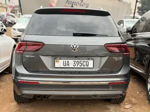 Volkswagen Tiguan 2018 Gray