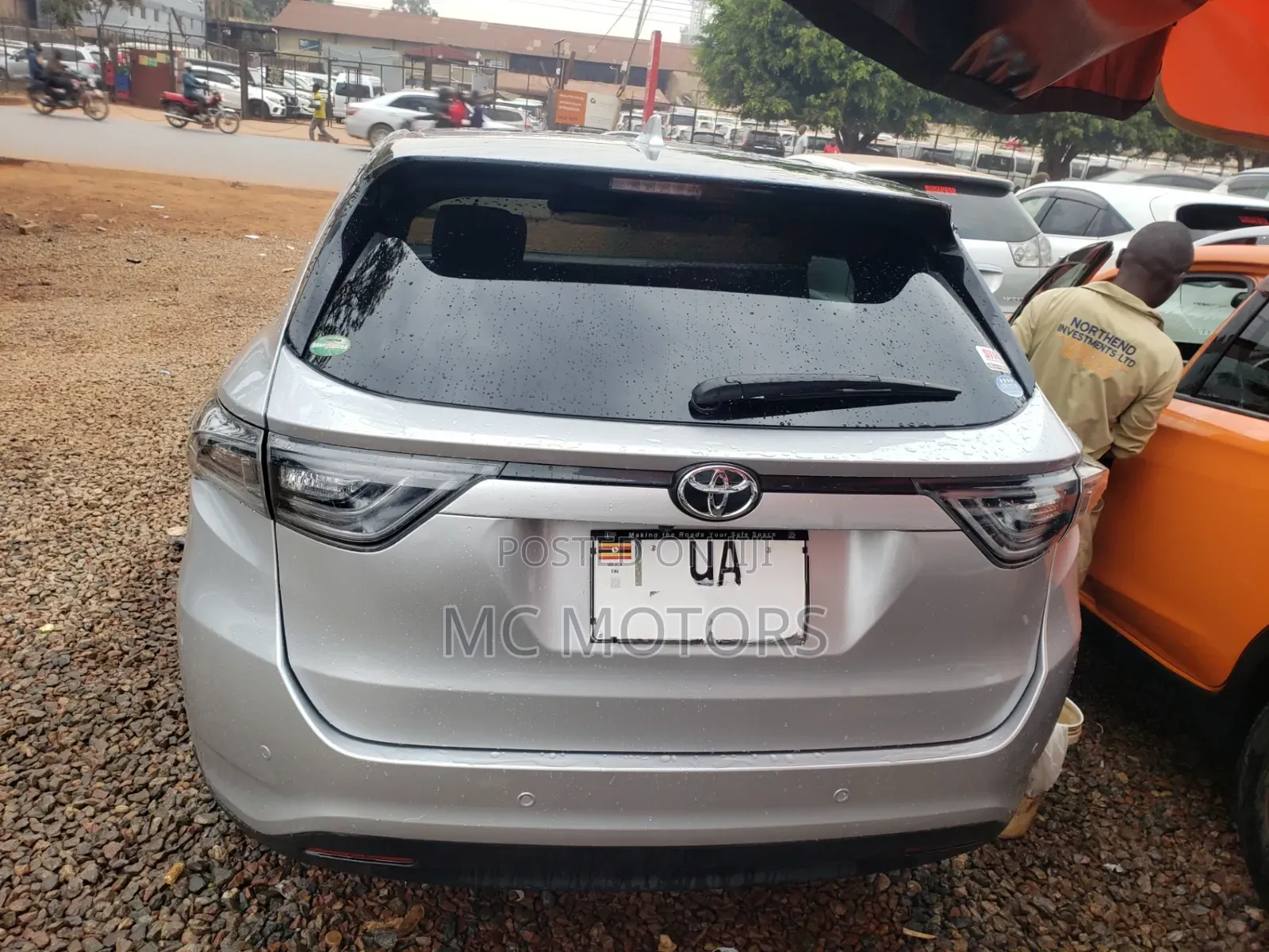 Toyota Harrier 2.0 4WD 2017 Silver