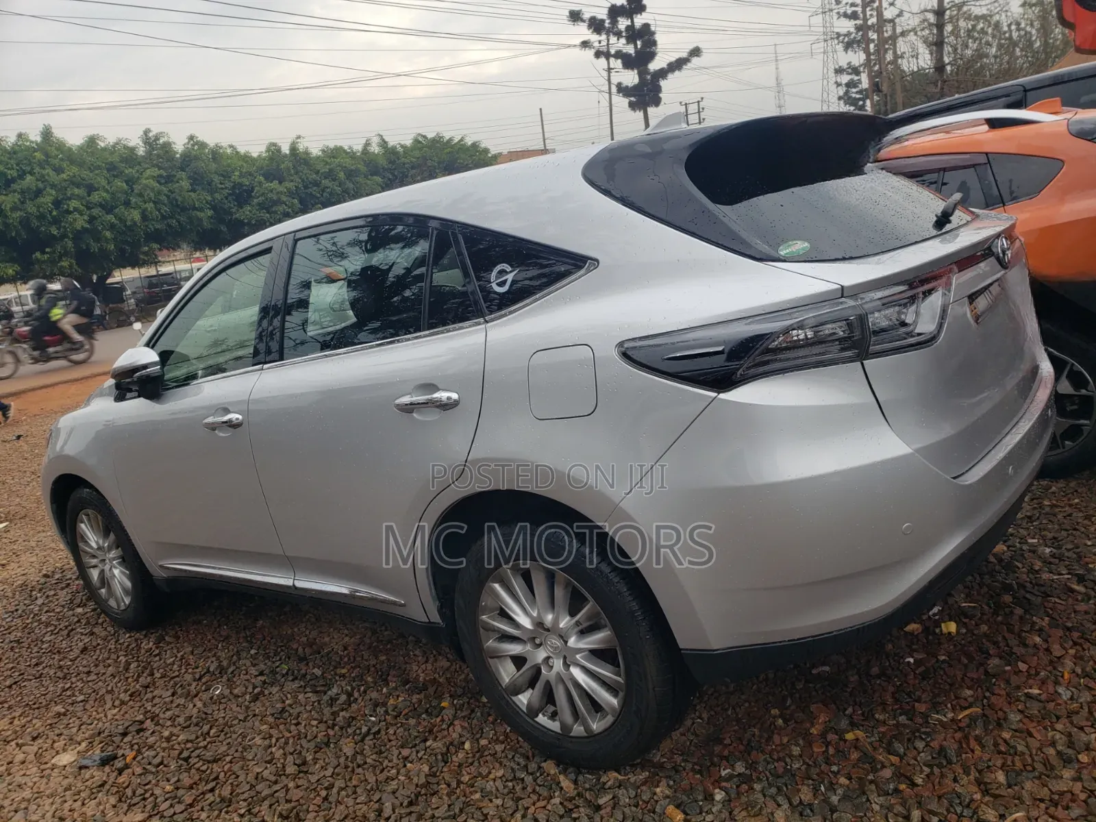 Toyota Harrier 2.0 4WD 2017 Silver