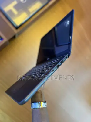 Laptop Dell Latitude 13 3380 4GB Intel Core I5 HDD 500GB
