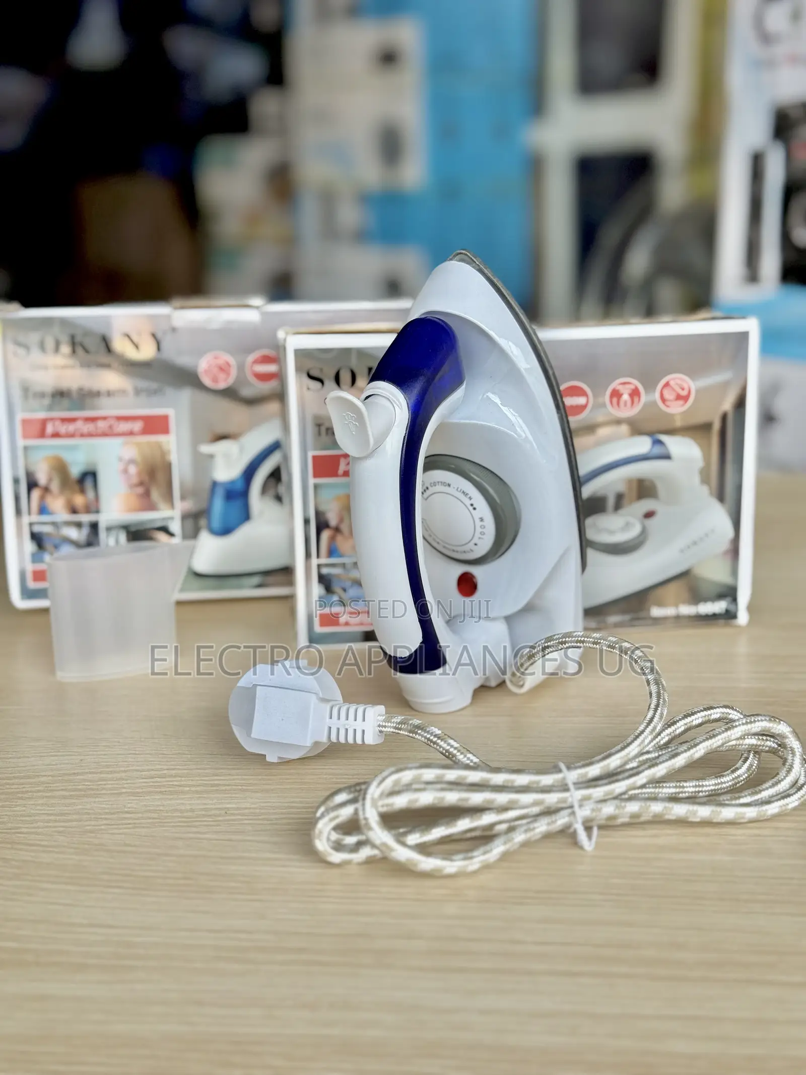 Sokany 6047 700w Portable Mini Travel Steam Iron.
