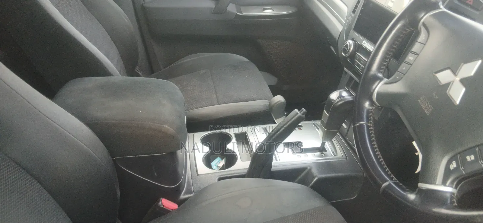 Mitsubishi Pajero 3.0 2011 Silver