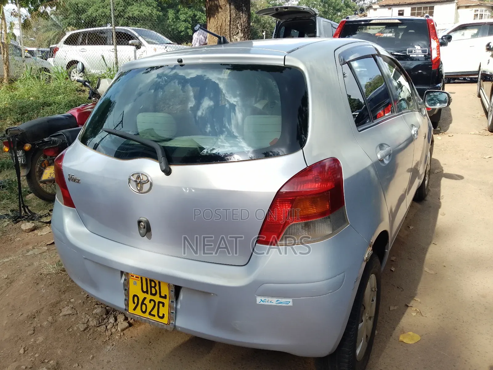 Toyota Vitz 2007 Silver