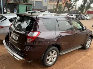 Toyota Vanguard 2010 Maroon