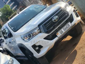 Toyota Hilux 2020 White