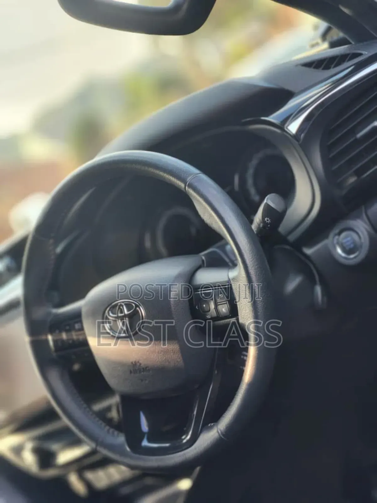 Toyota Hilux 2020 White