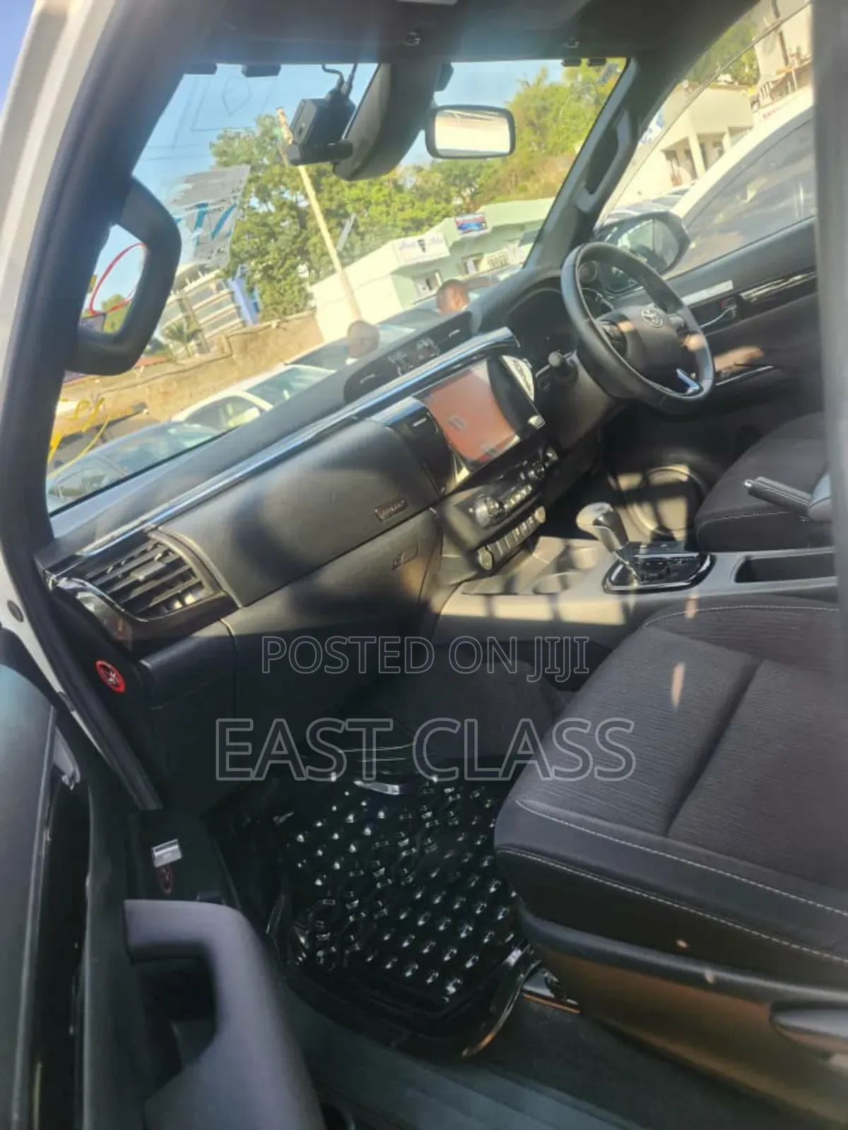 Toyota Hilux 2020 White