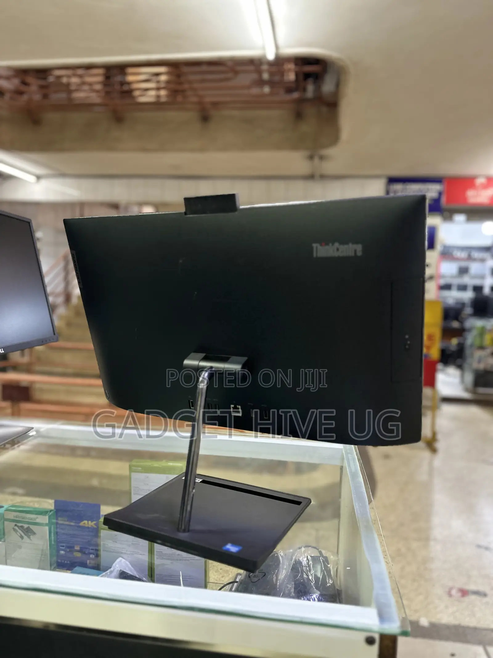 Desktop Computer Lenovo ThinkCentre 24 8GB Intel Core I3 SSD 256GB