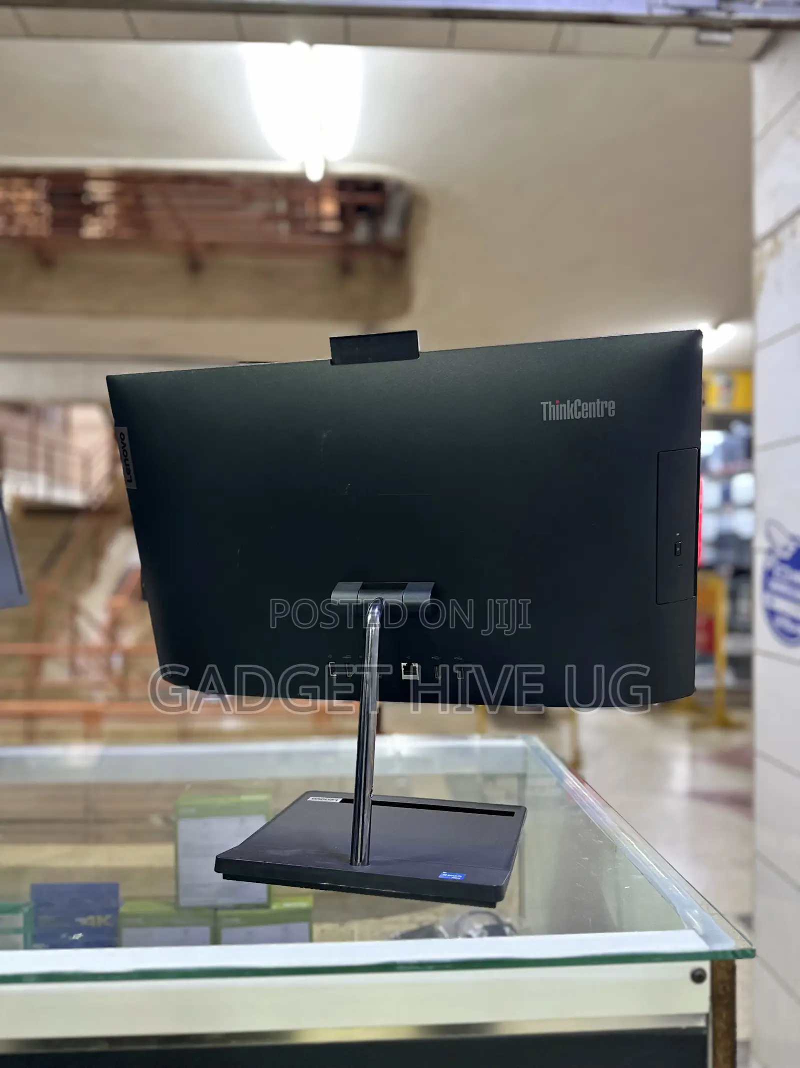 Desktop Computer Lenovo ThinkCentre 24 8GB Intel Core I3 SSD 256GB