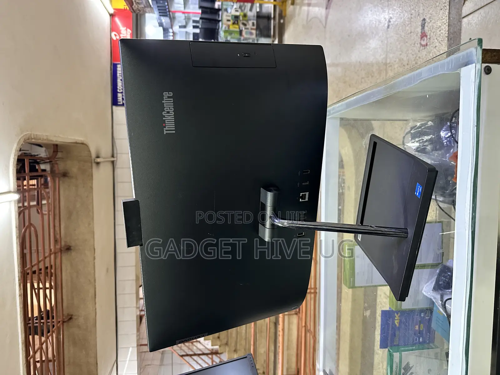 Desktop Computer Lenovo ThinkCentre 24 8GB Intel Core I3 SSD 256GB