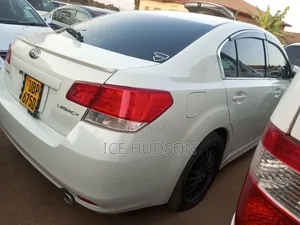 Subaru Legacy 2009 White