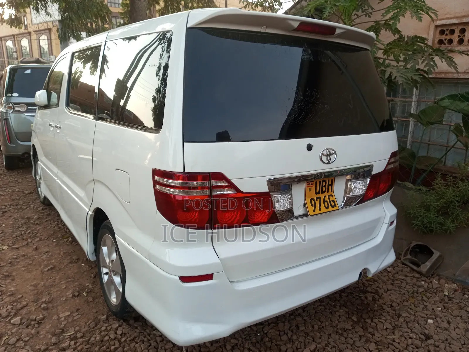 Toyota Alphard 2006 White