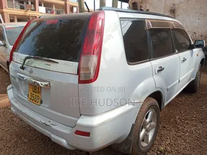 Nissan X-Trail 2002 Gray
