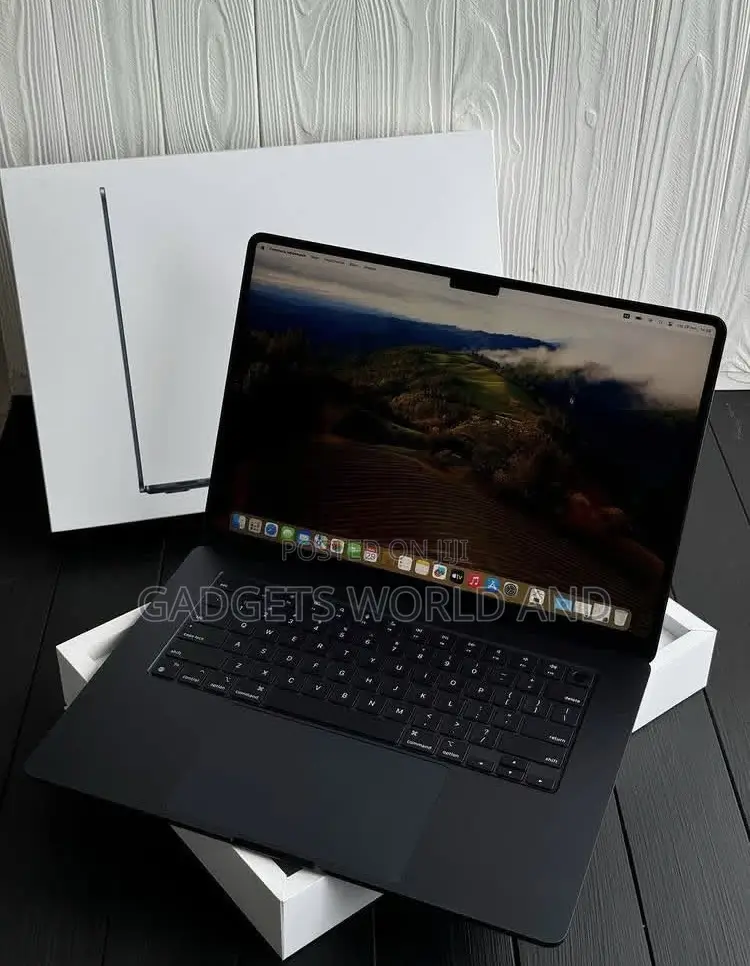 New Laptop Apple MacBook Air 2022 M2 8GB Apple M2 SSD 256GB