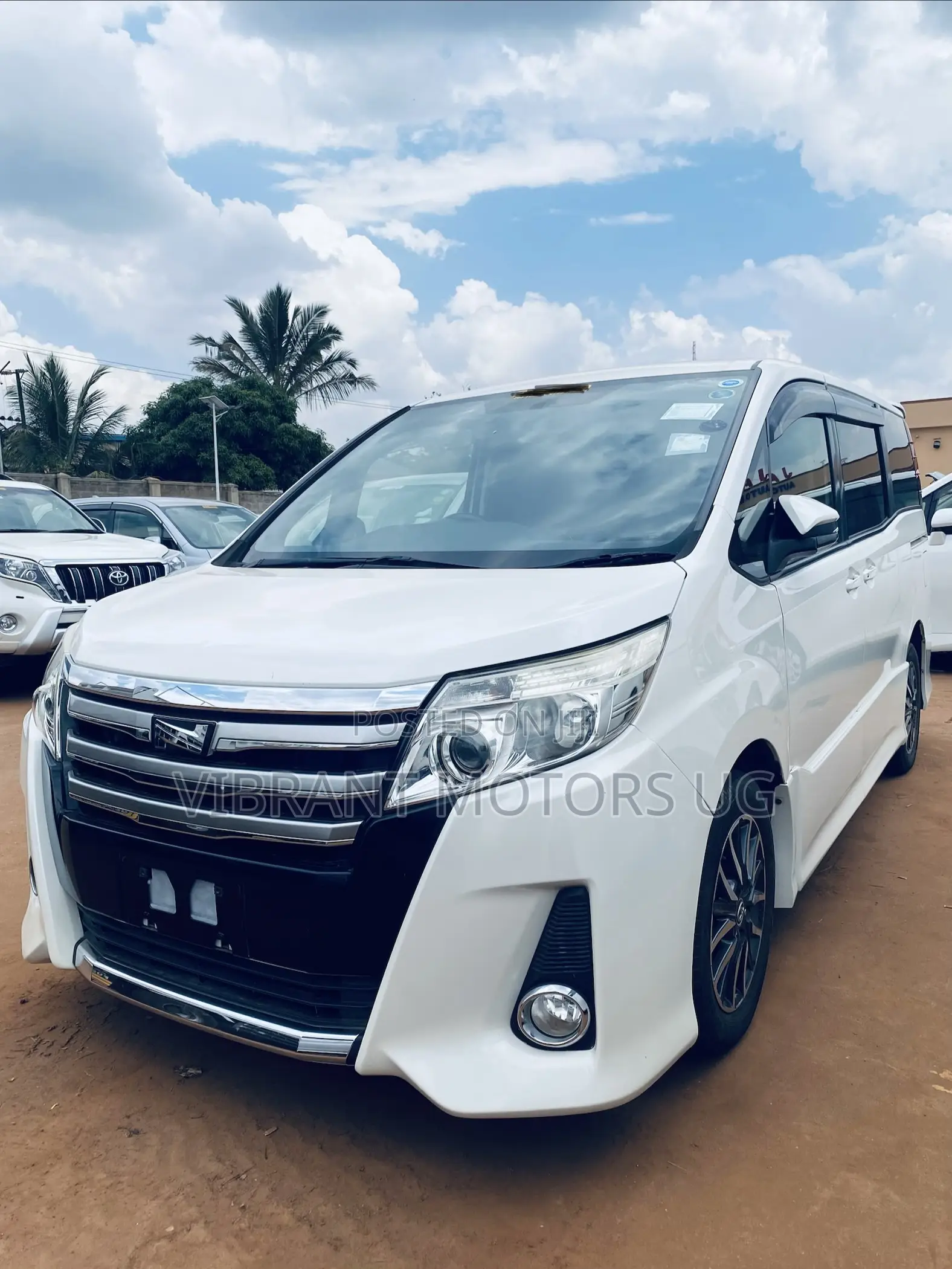 Toyota Noah 2015 White