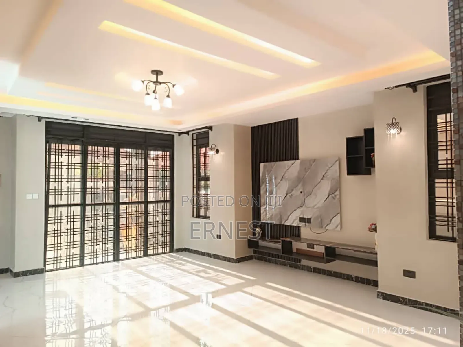 4bdrm Mansion in Kira for sale