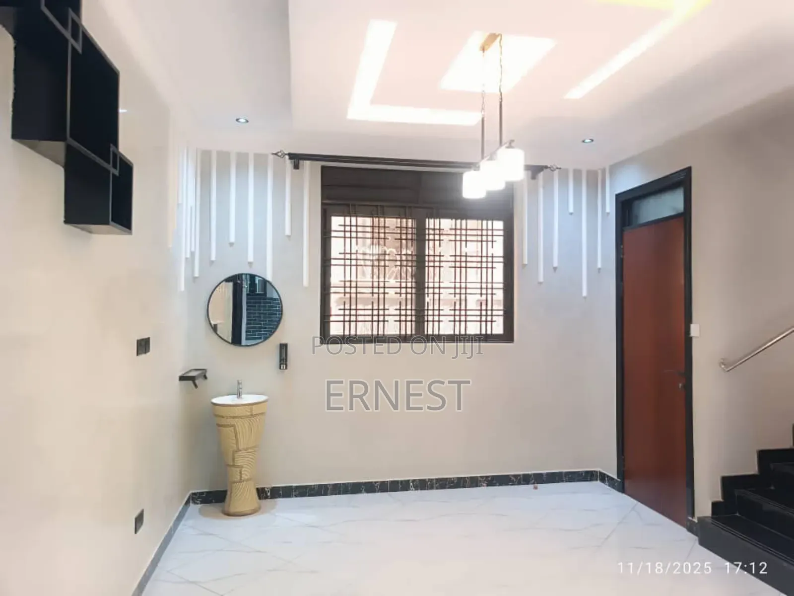 4bdrm Mansion in Kira for sale