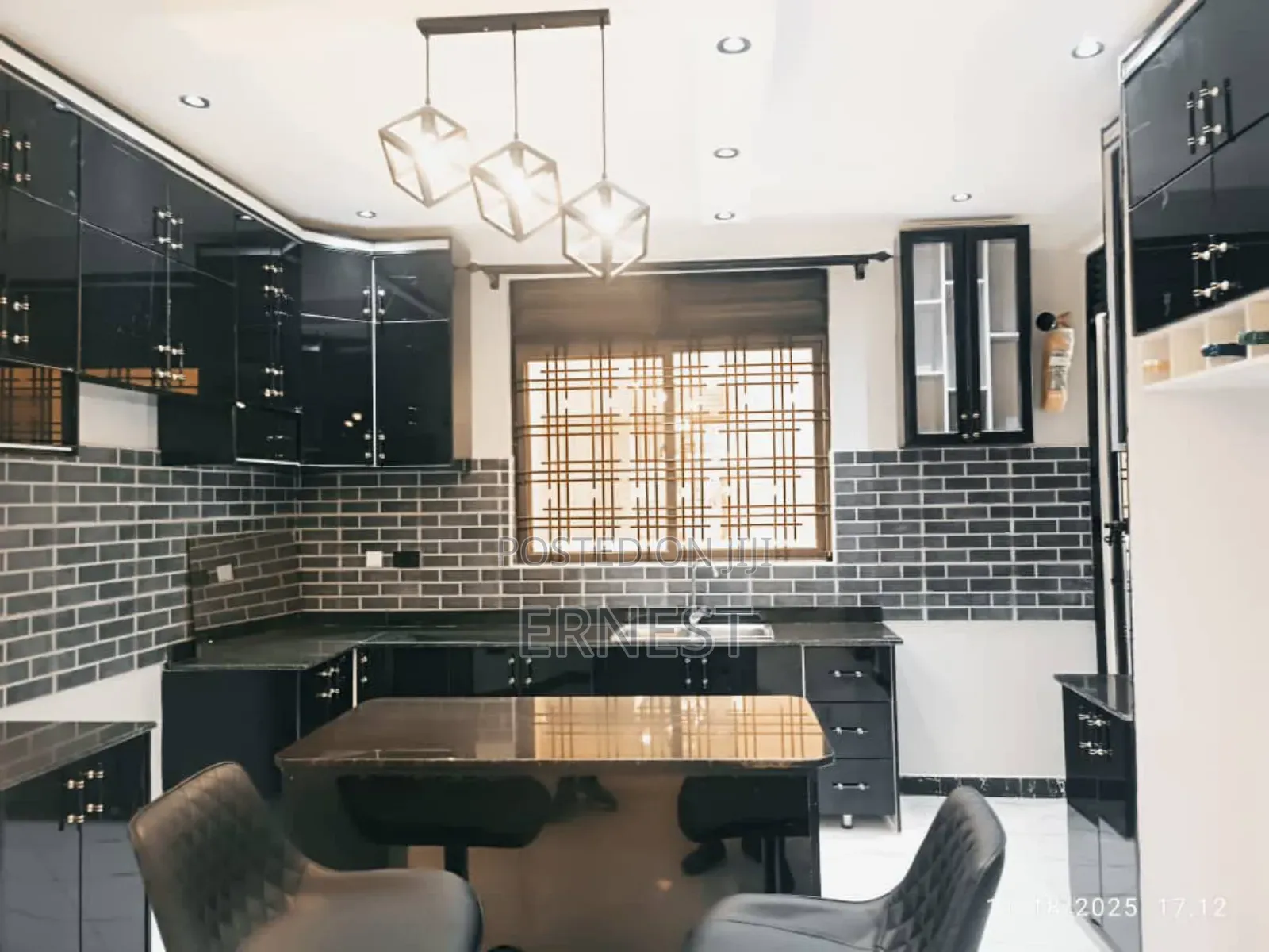 4bdrm Mansion in Kira for sale