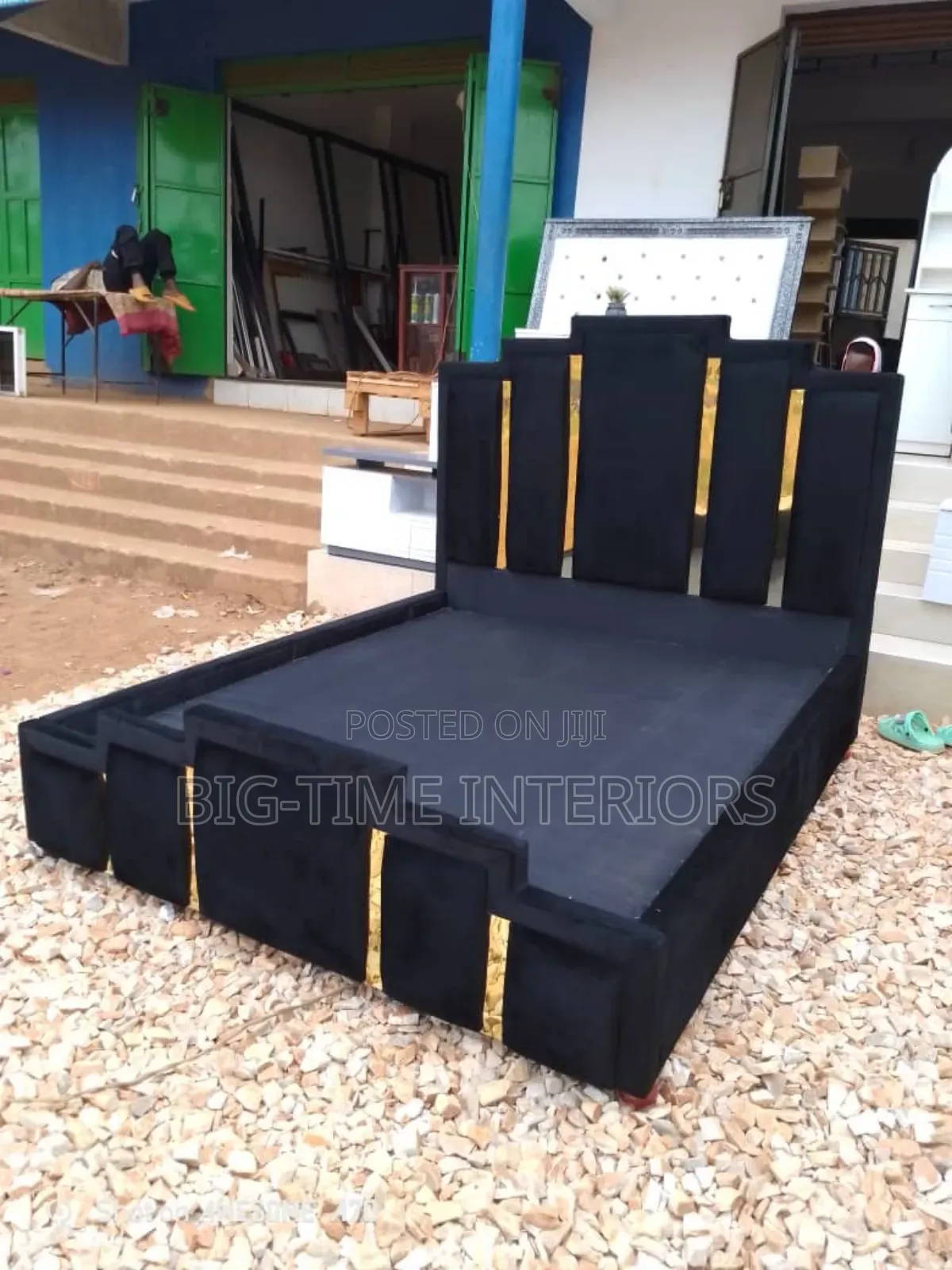Dazzling Black Fabric 5*6 Bed