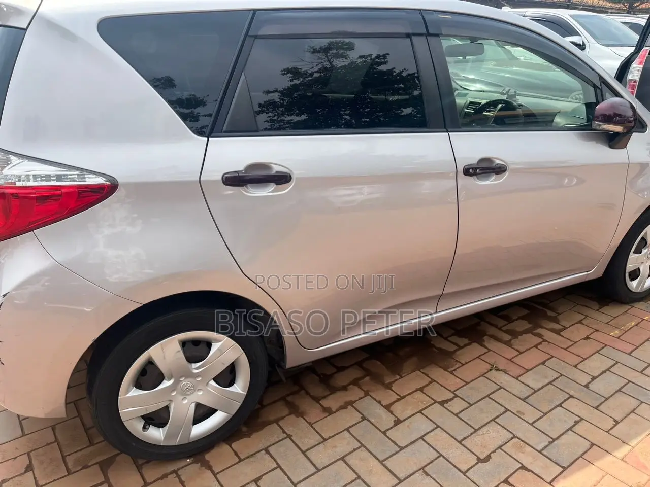 Toyota Ractis 1.5 AWD 2011 Ivory
