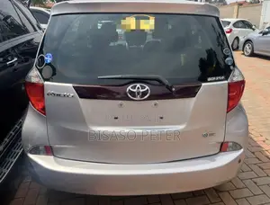 Toyota Ractis 1.5 AWD 2011 Ivory