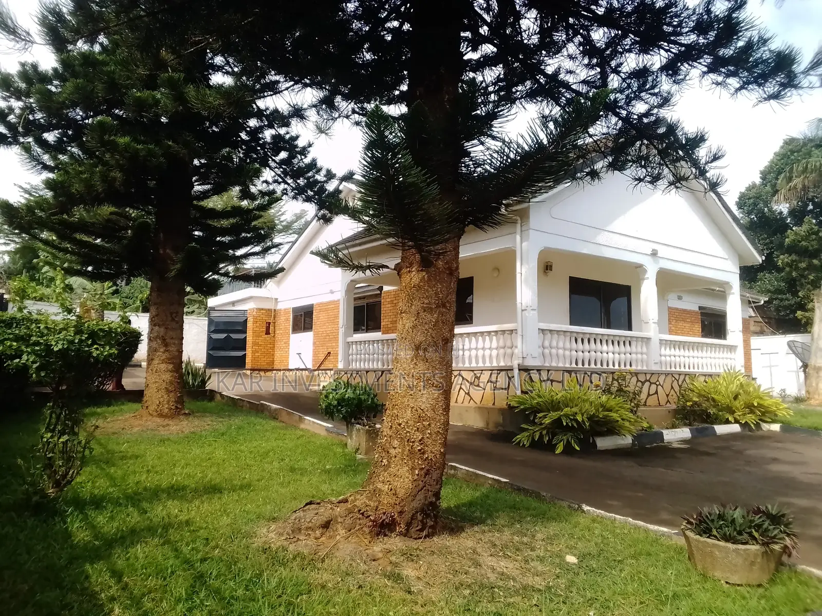 4bdrm Bungalow in Central Division for sale