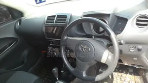 Toyota IST 2009 Silver