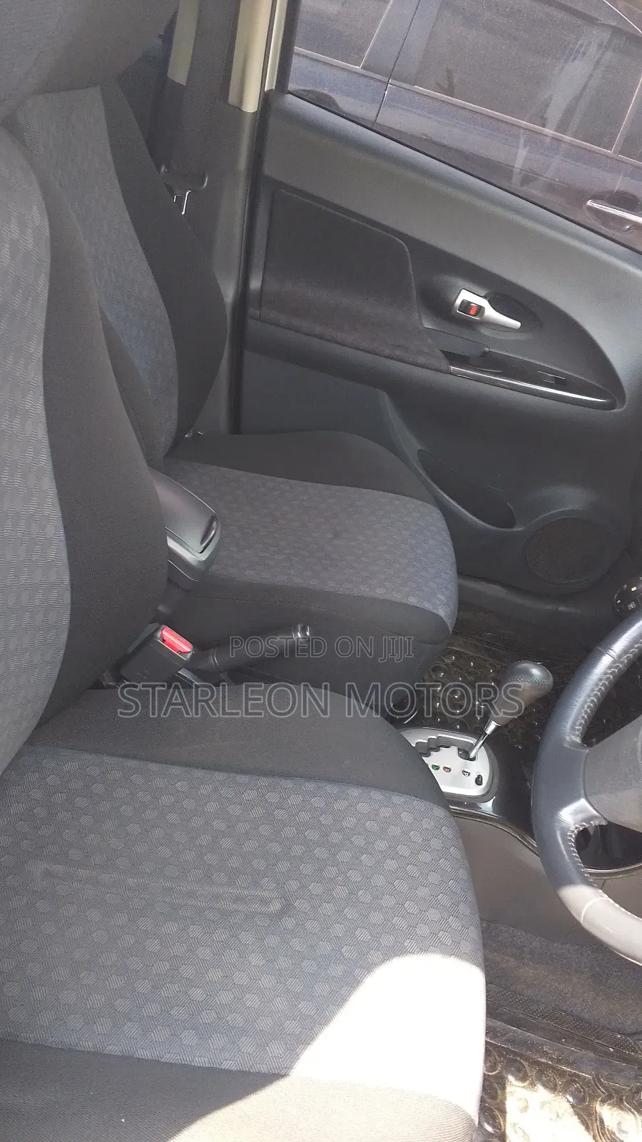 Toyota IST 2009 Silver