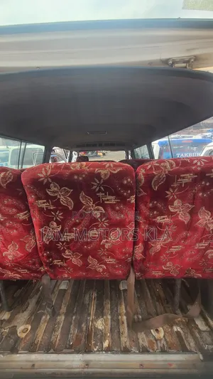 Toyota HiAce 2000 White