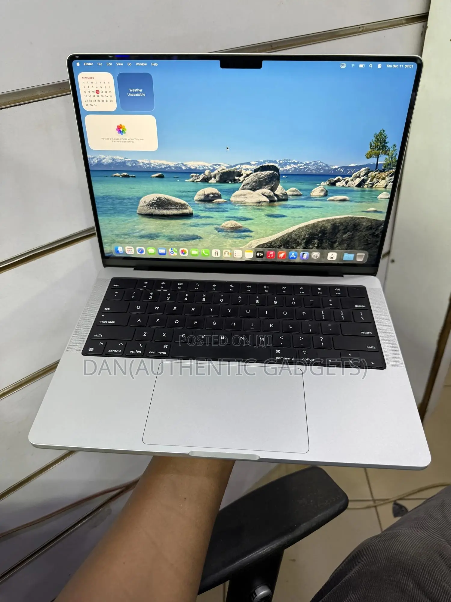 New Laptop Apple MacBook Pro 2024 M4 14-Inch 16GB Apple M4 SSD 512GB
