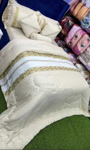 10 Peice  Bed Runner Duvet White