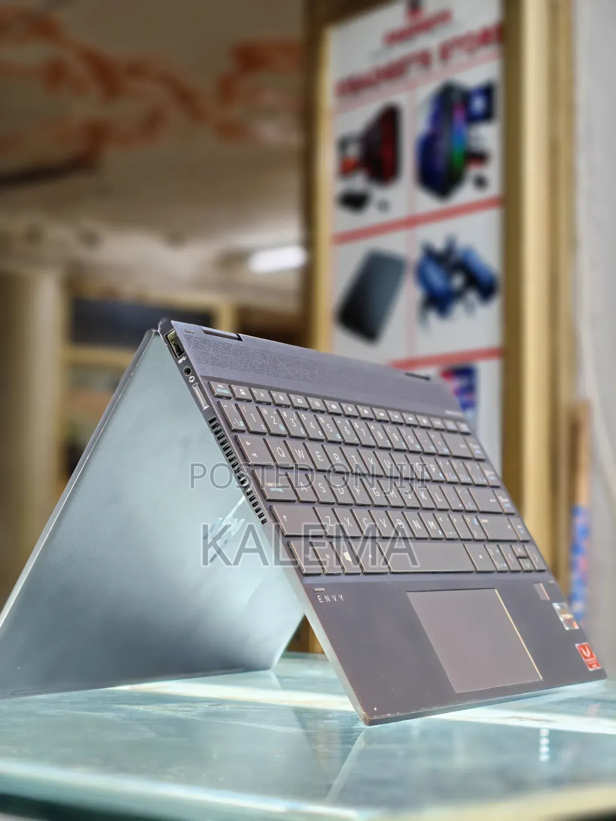 Laptop HP Envy x360 8GB AMD Ryzen 5 SSD 256GB