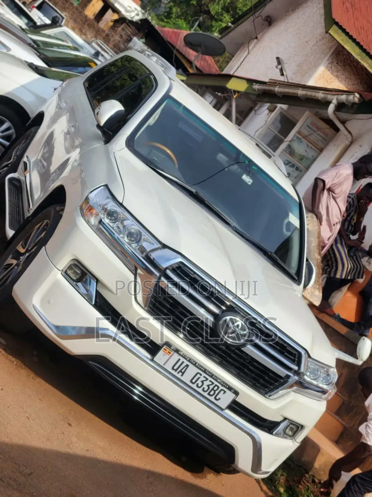 Toyota Land Cruiser 2010 White