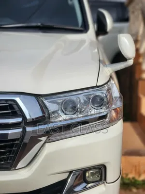Toyota Land Cruiser 2010 White
