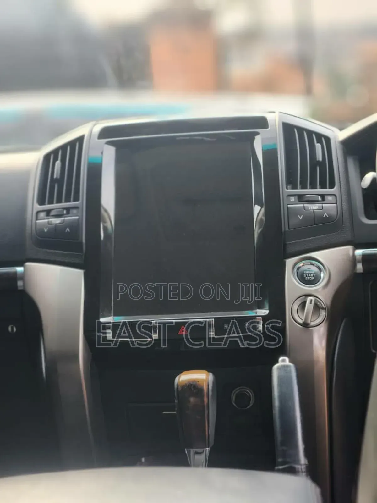 Toyota Land Cruiser 2010 White
