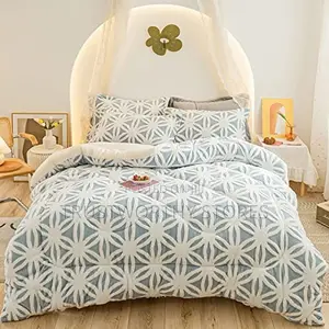 4piece Tufted Fleece Duvets 5by6, 2 Pillowcases, 1bedsheet and 1 Duvet